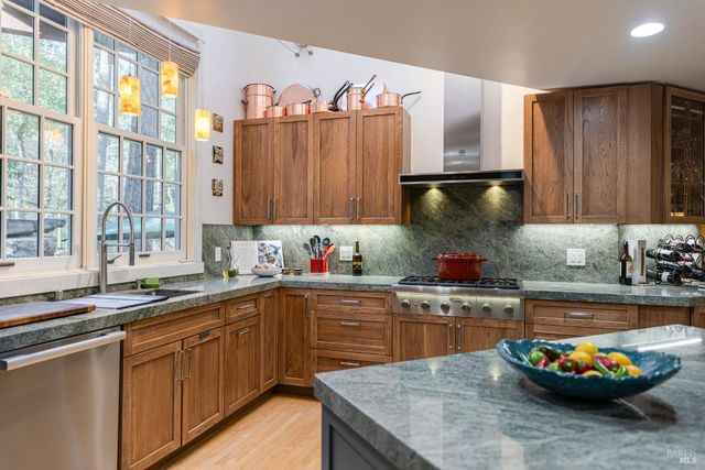 5779 Trailwood Dr, Santa Rosa, CA 95404