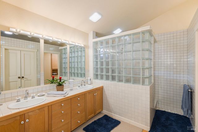 5779 Trailwood Dr, Santa Rosa, CA 95404