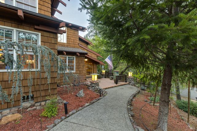 5779 Trailwood Dr, Santa Rosa, CA 95404