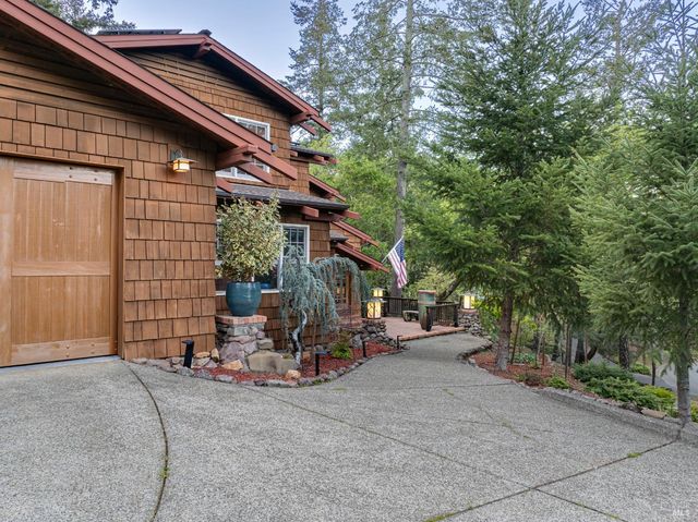 5779 Trailwood Dr, Santa Rosa, CA 95404