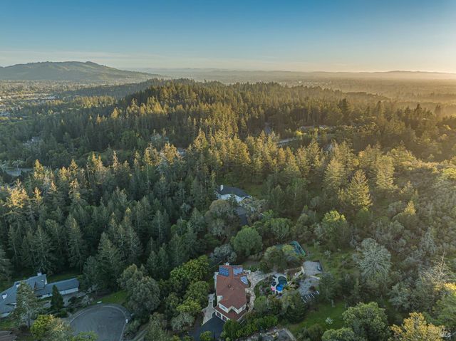 5779 Trailwood Dr, Santa Rosa, CA 95404