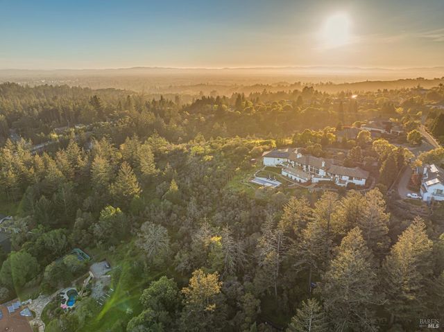 5779 Trailwood Dr, Santa Rosa, CA 95404