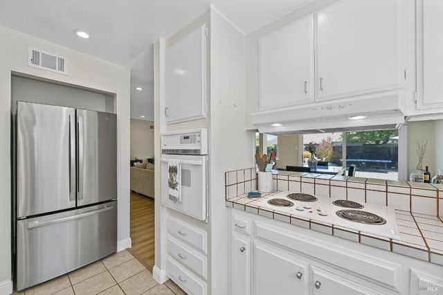 38 San Ramon Way, Novato, CA 94945