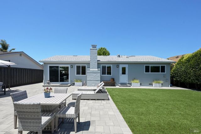 38 San Ramon Way, Novato, CA 94945