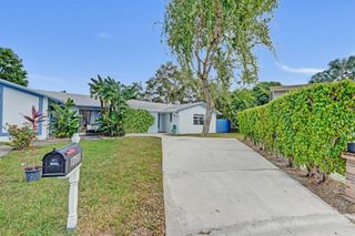 8600 Satalite Terrace, Lake Park, FL 33403
