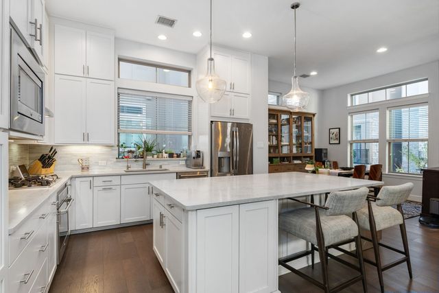 779 Spanish Oaks Place, Dallas, TX 75204