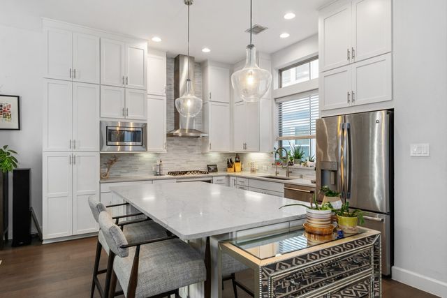 779 Spanish Oaks Place, Dallas, TX 75204