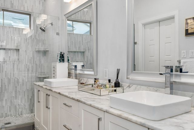 779 Spanish Oaks Place, Dallas, TX 75204