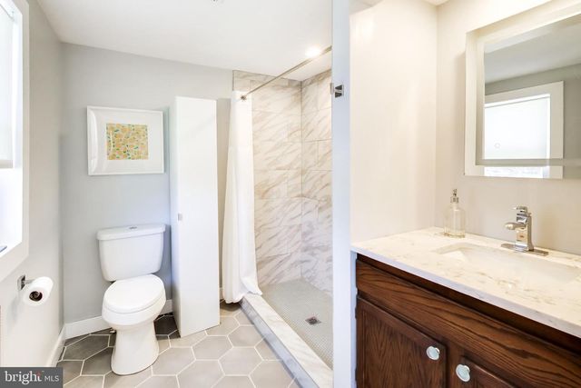8014 FOREST GLEN DR, Pasadena, MD 21122