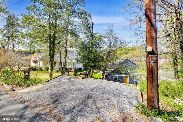 8014 FOREST GLEN DR, Pasadena, MD 21122