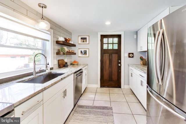 8014 FOREST GLEN DR, Pasadena, MD 21122