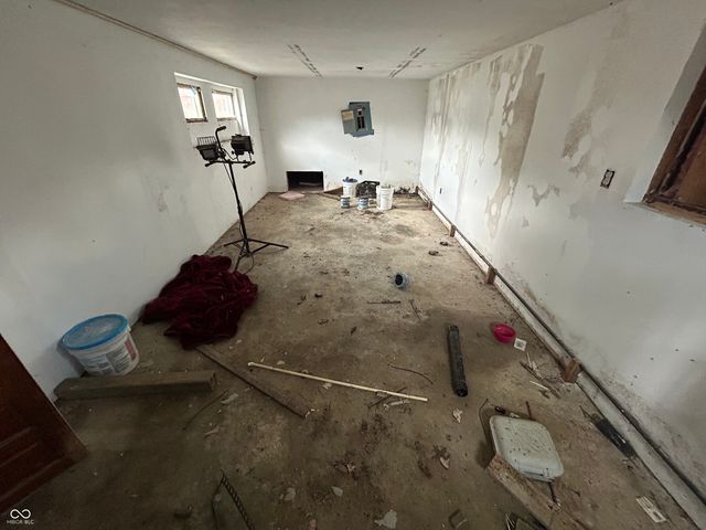 319 Peach Tree Lane, Indianapolis, IN 46219