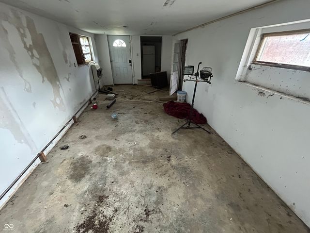 319 Peach Tree Lane, Indianapolis, IN 46219