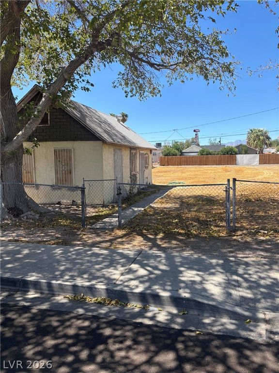 1821 Hoover Street, North Las Vegas, NV 89030 — photo 2