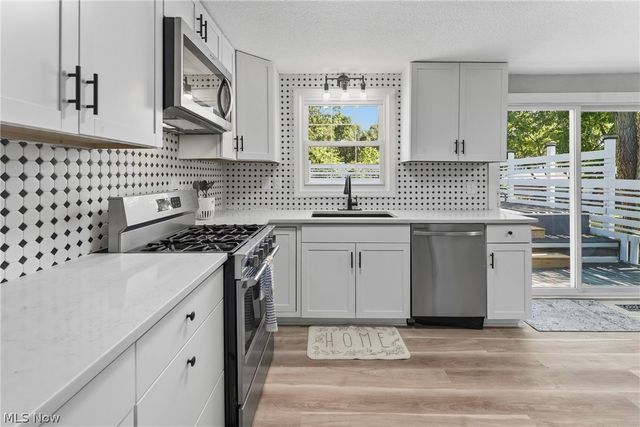 78 Summerberry Lane, Niles, OH 44446