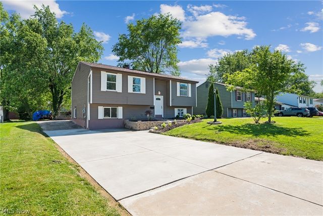 78 Summerberry Lane, Niles, OH 44446