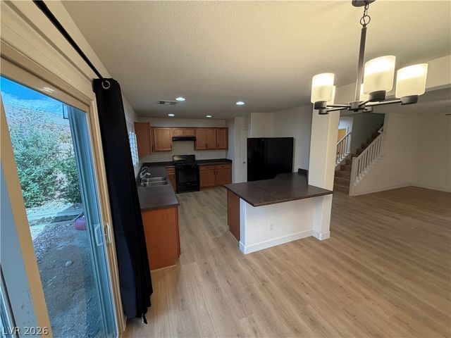 7879 Shoreline Ridge Court, Las Vegas, NV 89166
