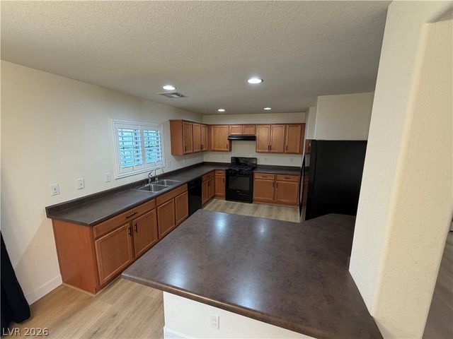 7879 Shoreline Ridge Court, Las Vegas, NV 89166