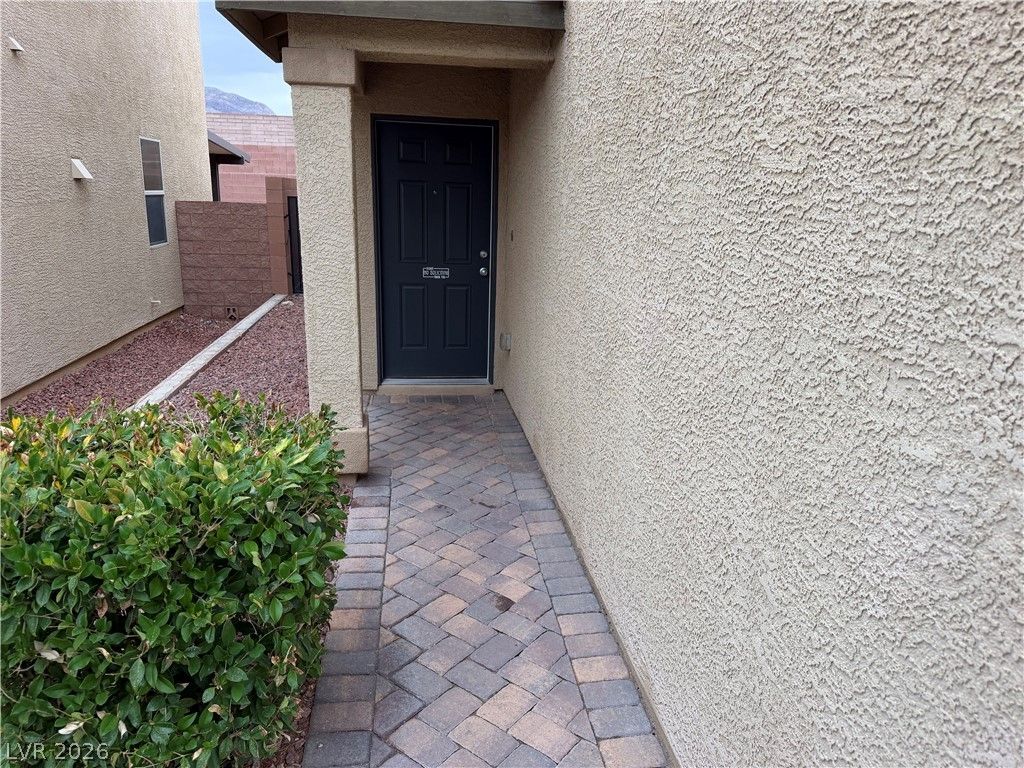 7879 Shoreline Ridge Court, Las Vegas, NV 89166 — photo 2