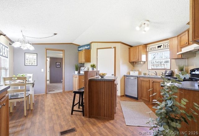 9159 Sahoma Lake Road, Sapulpa, OK 74066