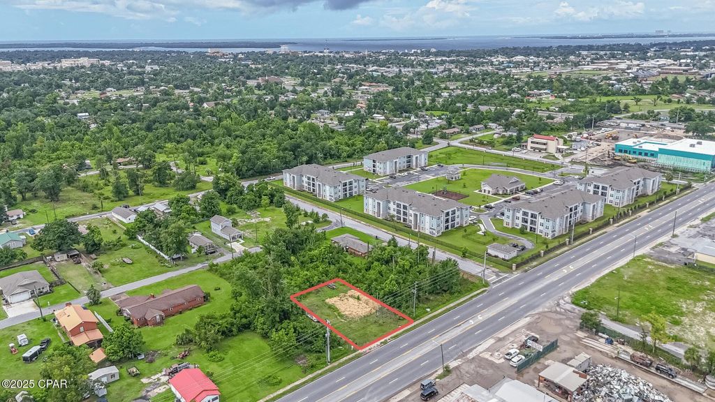 1010 E 15th Street, Panama City, FL 32401