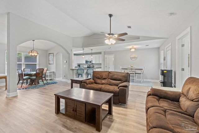 6668 Britt St, Navarre, FL 32566