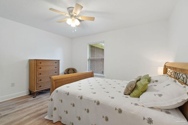 6668 Britt St, Navarre, FL 32566