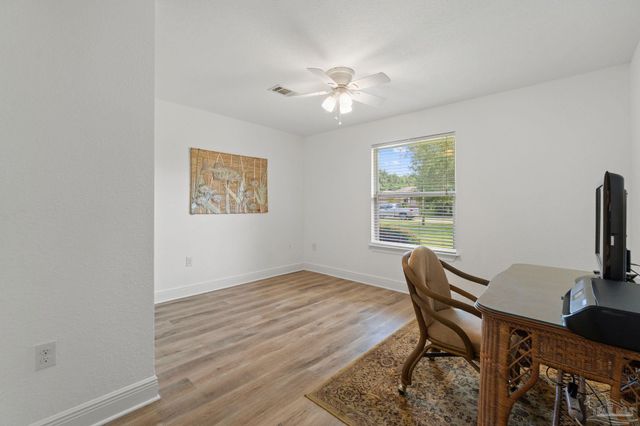 6668 Britt St, Navarre, FL 32566