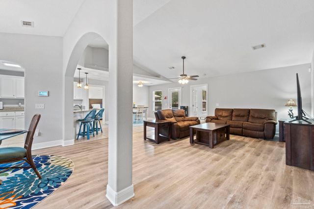 6668 Britt St, Navarre, FL 32566