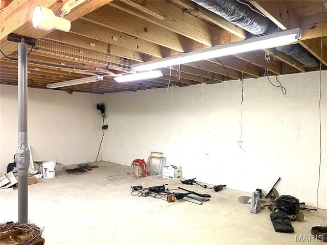 2204 Stonebrook, Dexter, MO 63841