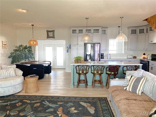 2204 Stonebrook, Dexter, MO 63841