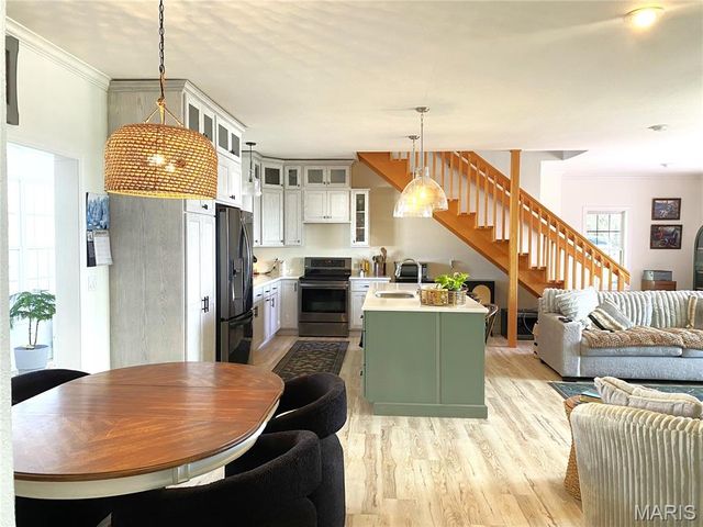 2204 Stonebrook, Dexter, MO 63841