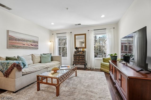 26 Church St 5, South Orange Village Twp., NJ 07079