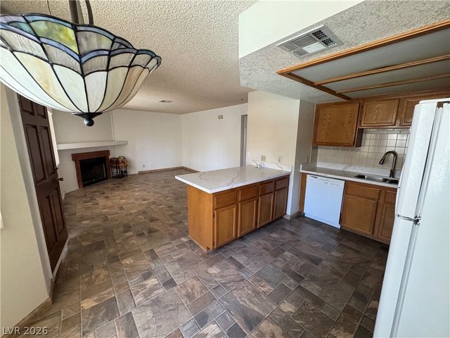 913 Sulphur Springs Lane 202, Las Vegas, NV 89128