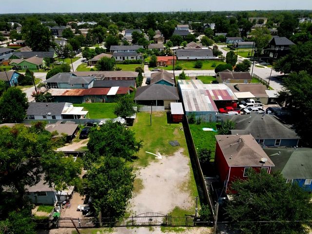 1417 Weiss Street, Houston, TX 77009