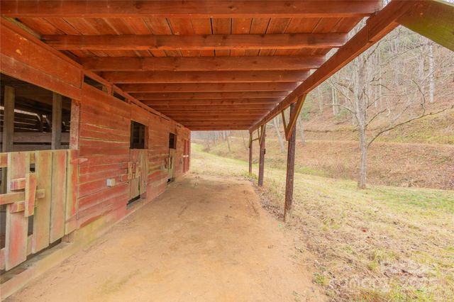 104 Robin Lane, Bryson City, NC 28713