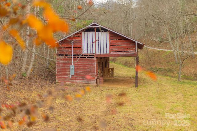 104 Robin Lane, Bryson City, NC 28713