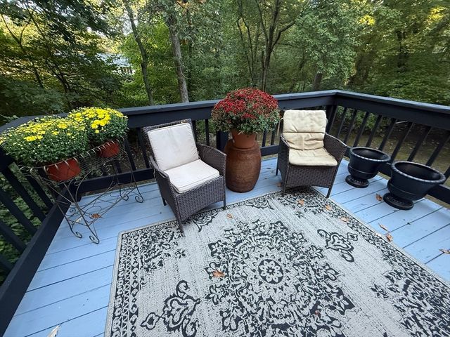 64 Kalman Pl, Taunton, MA 02780