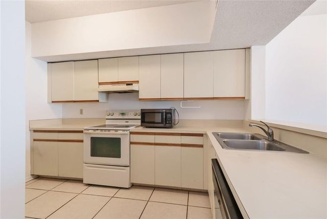 8240 NW 24th St 8240, Coral Springs, FL 33065