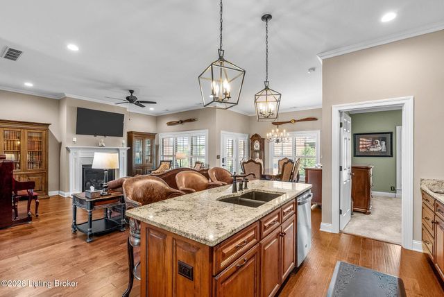 108 Pembridge Ct, Louisville, KY 40245