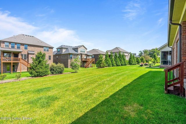 108 Pembridge Ct, Louisville, KY 40245