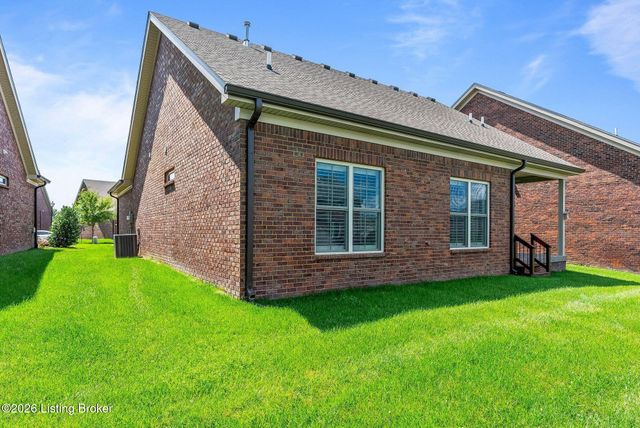 108 Pembridge Ct, Louisville, KY 40245