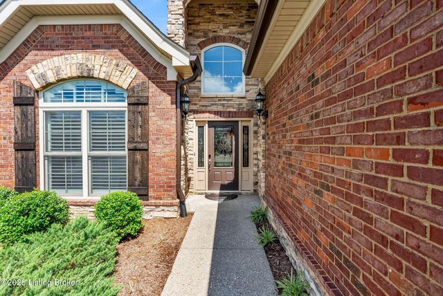 108 Pembridge Ct, Louisville, KY 40245