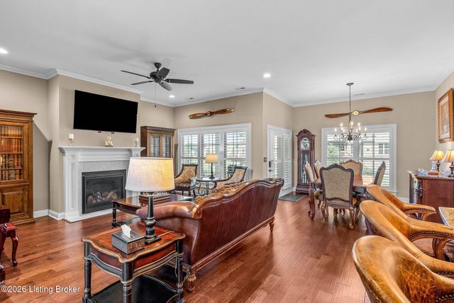 108 Pembridge Ct, Louisville, KY 40245