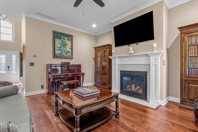108 Pembridge Ct, Louisville, KY 40245