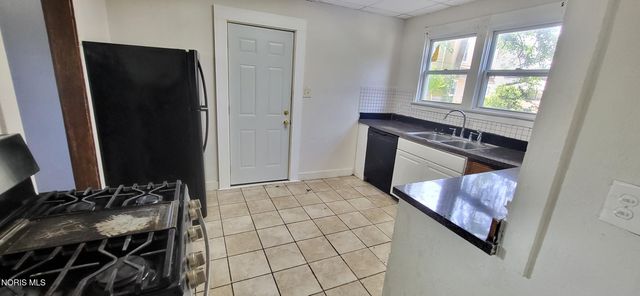 3402 N Detroit Avenue, Toledo, OH 43610
