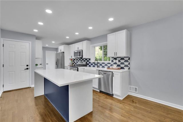 210 Suburban Drive NE, Kennesaw, GA 30144