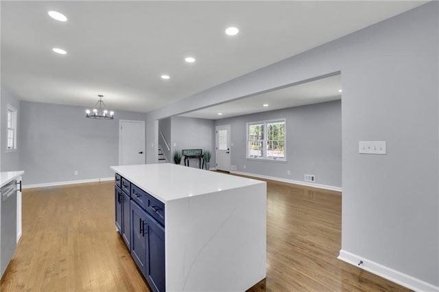 210 Suburban Drive NE, Kennesaw, GA 30144