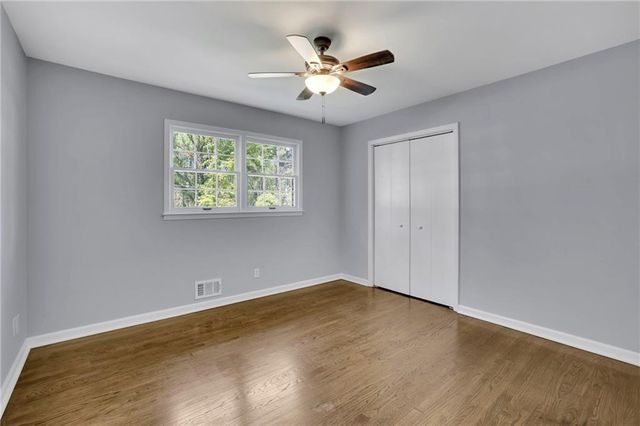 210 Suburban Drive NE, Kennesaw, GA 30144