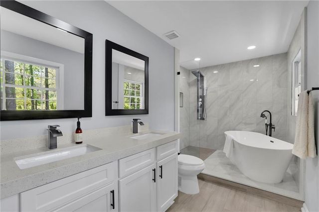 210 Suburban Drive NE, Kennesaw, GA 30144